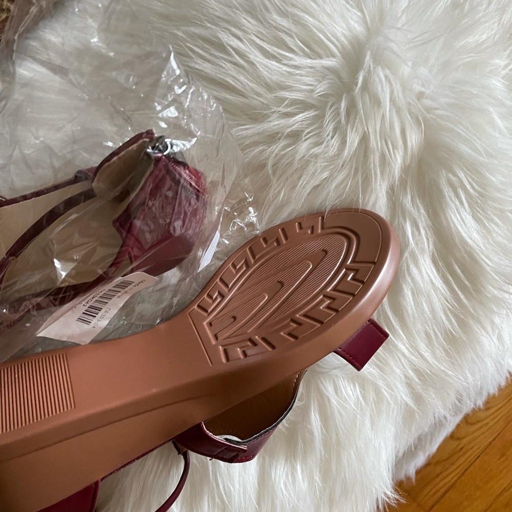 Sandals - Picture 3 of 3